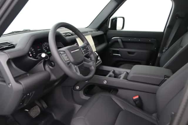 Land Rover Defender (2026) thumbnail 3