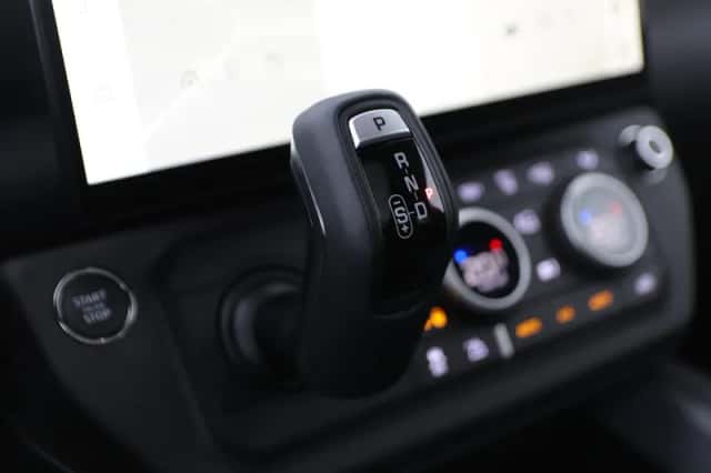 Land Rover Defender (2026) thumbnail 33