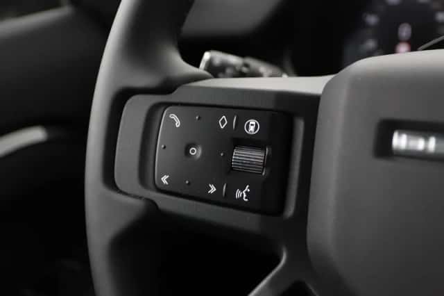 Land Rover Defender (2026) thumbnail 39