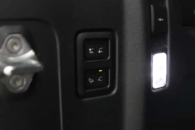 Land Rover Defender (2026) thumbnail 49