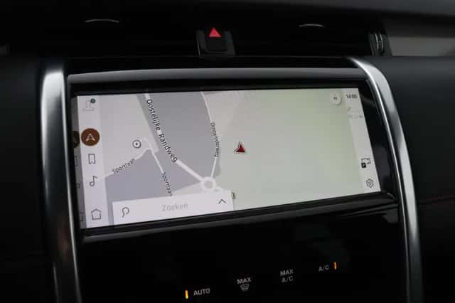 Land Rover Discovery Sport (2023) thumbnail 24