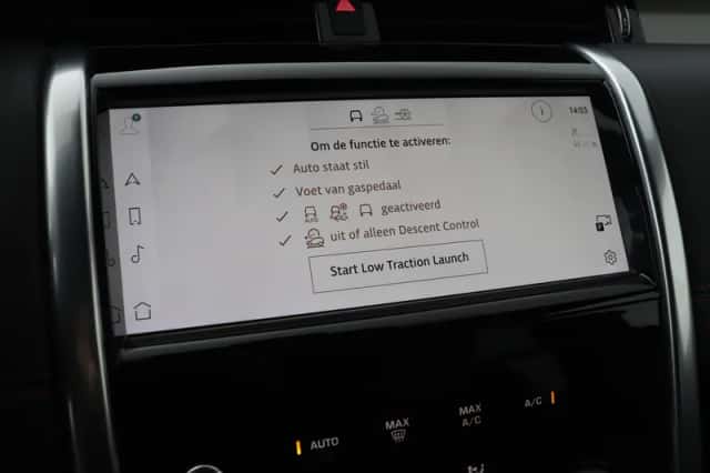 Land Rover Discovery Sport (2023) thumbnail 32