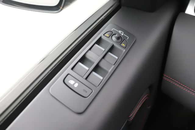 Land Rover Discovery Sport (2023) thumbnail 52