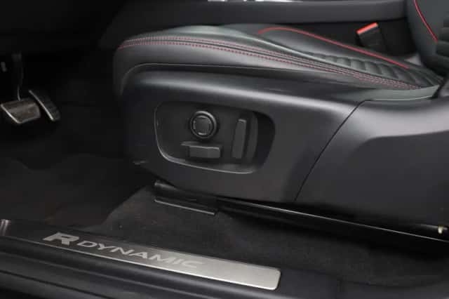 Land Rover Discovery Sport (2023) thumbnail 54