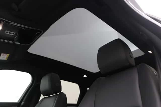 Land Rover Range Rover Velar (2025) thumbnail 17