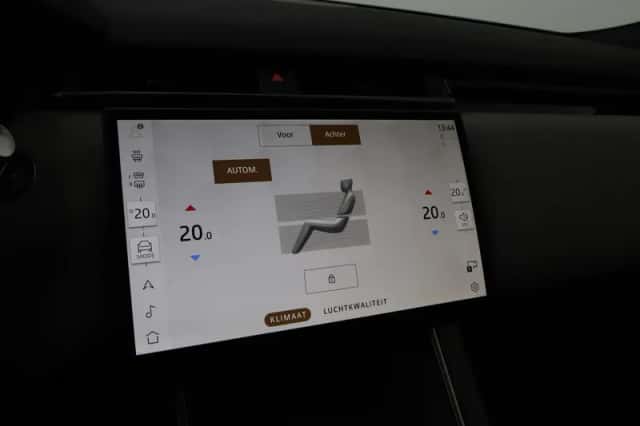Land Rover Range Rover Velar (2025) thumbnail 30