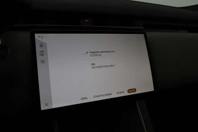 Land Rover Range Rover Velar (2025) thumbnail 33
