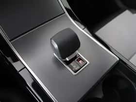 Land Rover Range Rover Velar (2025) thumbnail 37