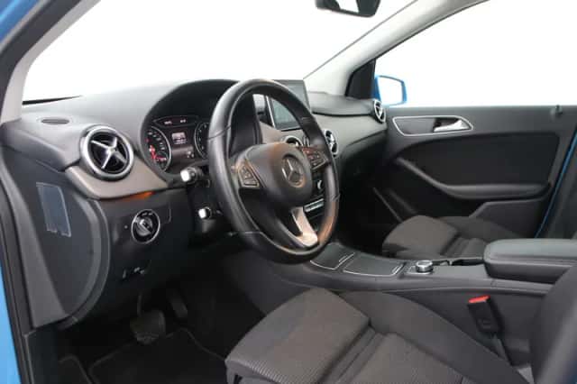Mercedes-Benz B-Klasse (2016) thumbnail 3