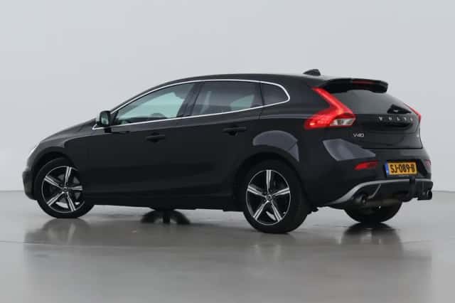 Volvo V40 (2018) thumbnail 2