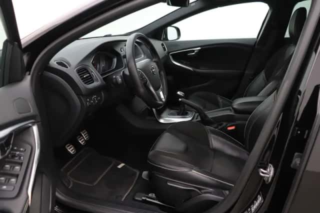 Volvo V40 (2018) thumbnail 3