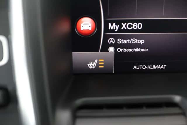 Volvo XC60 (2017) thumbnail 12