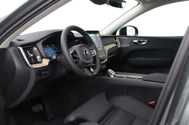 Volvo XC60 (2026) thumbnail 3