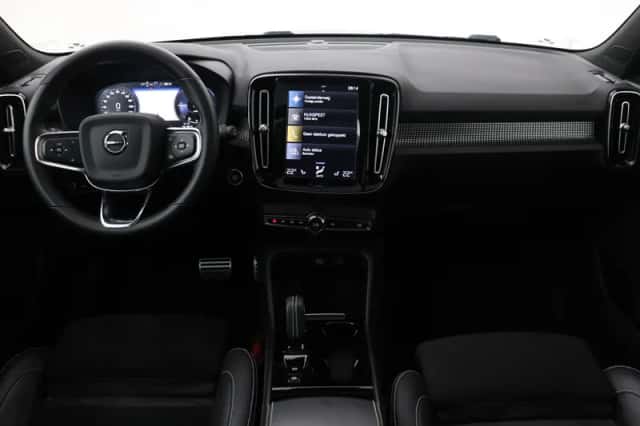 Volvo XC40 (2022) thumbnail 4