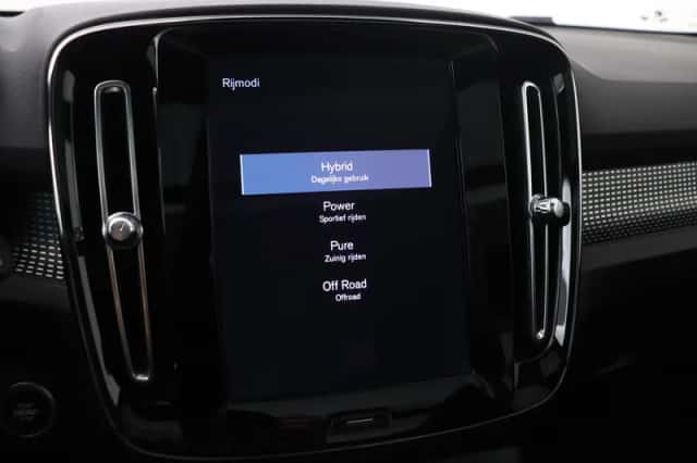 Volvo XC40 (2022) thumbnail 35