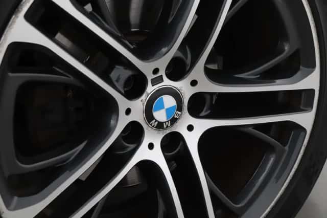 BMW X4 (2016) thumbnail 47