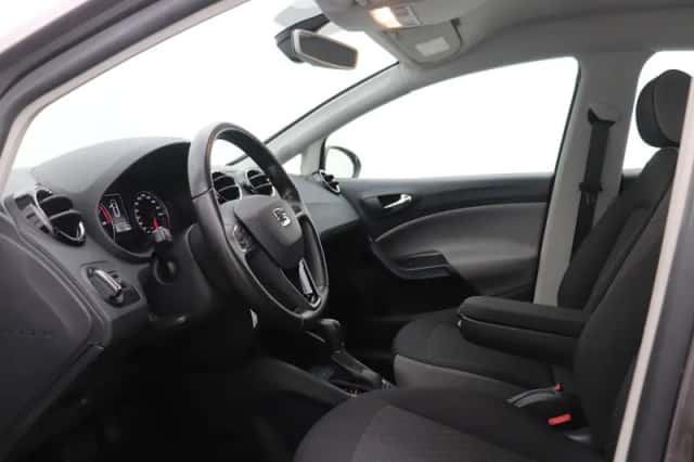 SEAT Ibiza (2016) thumbnail 3