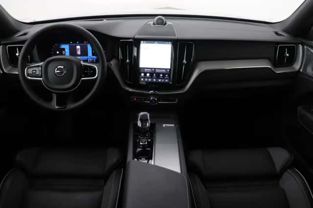 Volvo XC60 (2024) thumbnail 4