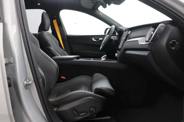 Volvo XC60 (2024) thumbnail 5