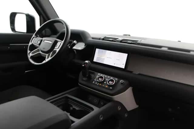Land Rover Defender (2021) thumbnail 17