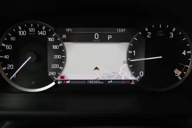 Land Rover Defender (2021) thumbnail 19