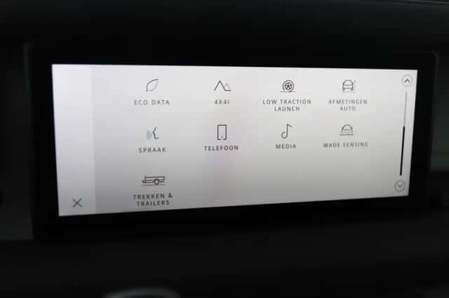 Land Rover Defender (2021) thumbnail 23