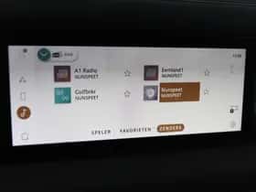 Land Rover Defender (2021) thumbnail 25