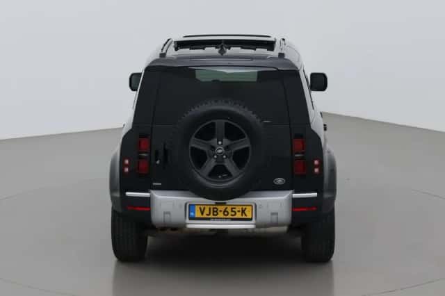 Land Rover Defender (2021) thumbnail 9