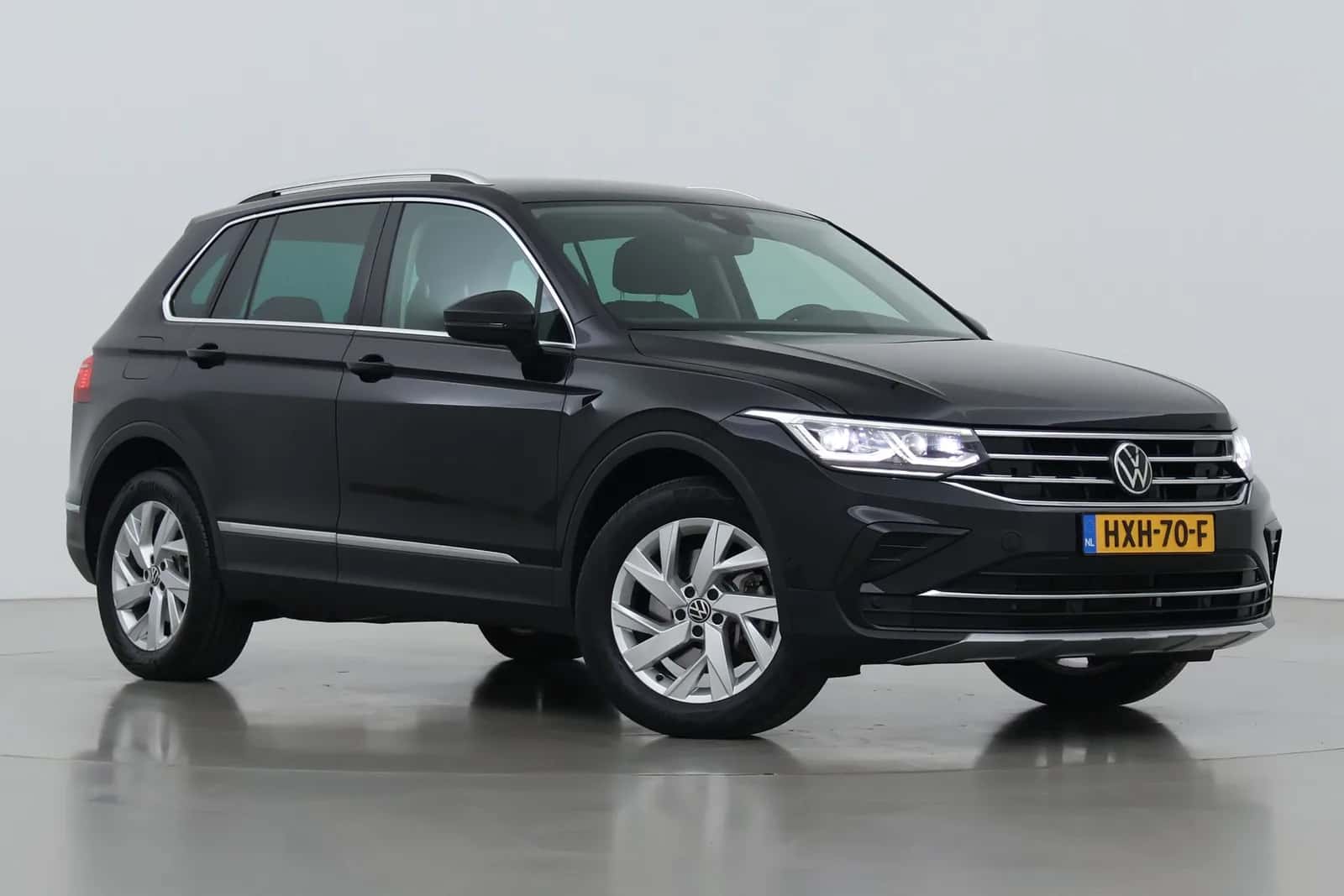 Volkswagen Tiguan (2022) — foto 1