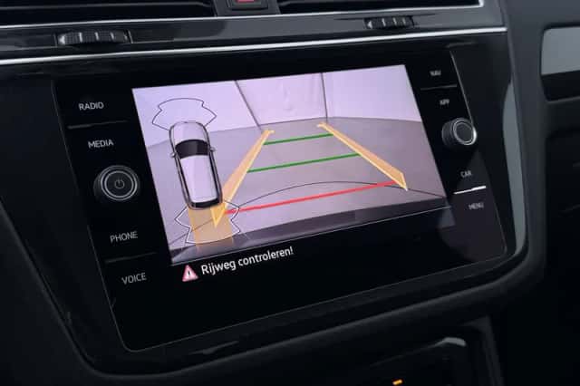 Volkswagen Tiguan (2022) thumbnail 11