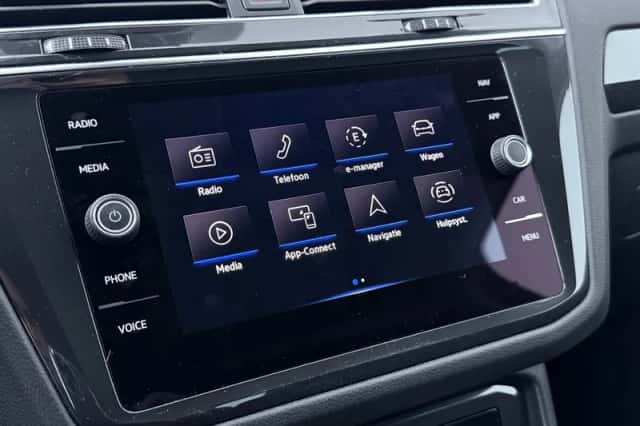 Volkswagen Tiguan (2022) thumbnail 24