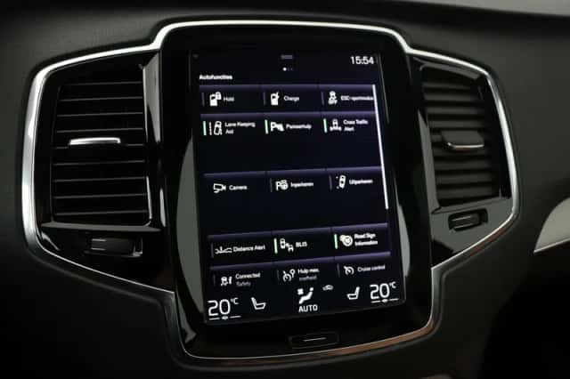 Volvo XC90 (2016) thumbnail 23