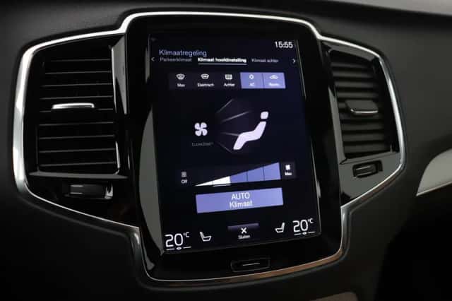 Volvo XC90 (2016) thumbnail 31