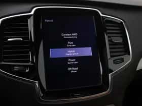 Volvo XC90 (2016) thumbnail 35