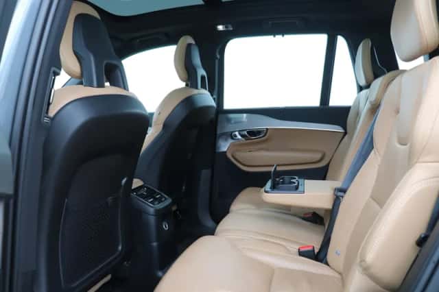 Volvo XC90 (2016) thumbnail 48