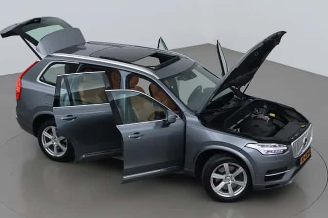 Volvo XC90 (2016) thumbnail 6