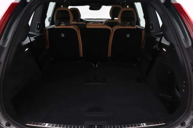 Volvo XC90 (2016) thumbnail 54
