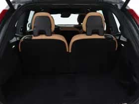 Volvo XC90 (2016) thumbnail 56