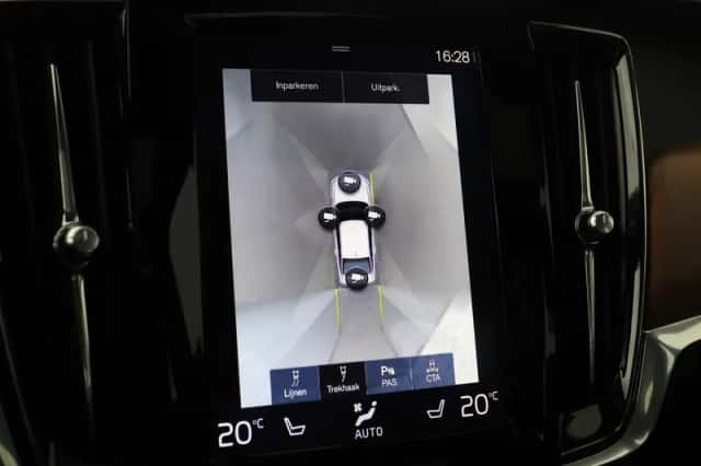Volvo S90 (2017) thumbnail 12