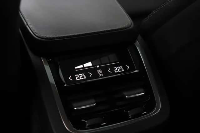 Volvo S90 (2017) thumbnail 19