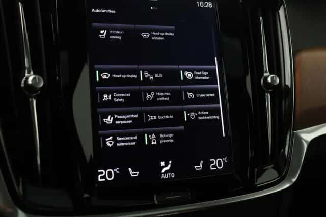 Volvo S90 (2017) thumbnail 34