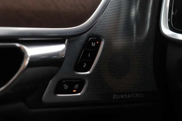 Volvo S90 (2017) thumbnail 39