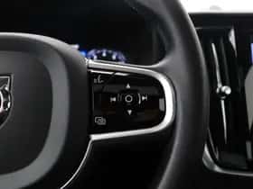Volvo S90 (2017) thumbnail 47