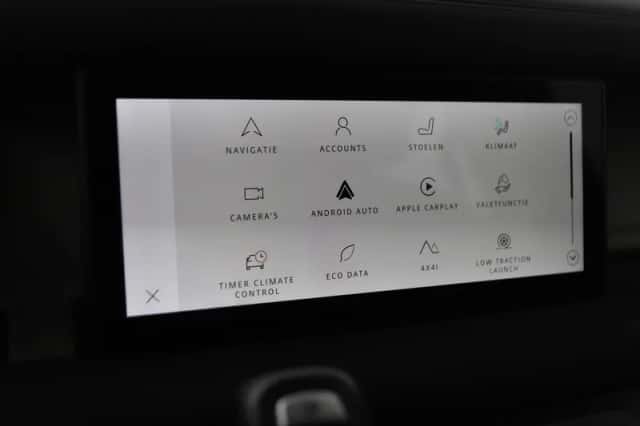 Land Rover Defender (2021) thumbnail 24