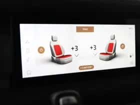 Land Rover Defender (2021) thumbnail 25