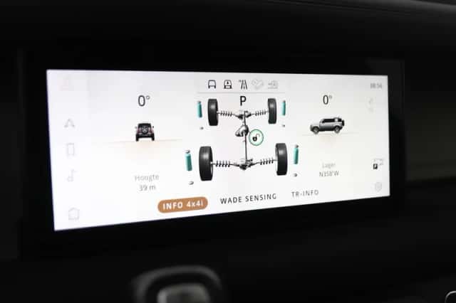 Land Rover Defender (2021) thumbnail 26