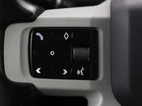 Land Rover Defender (2021) thumbnail 36