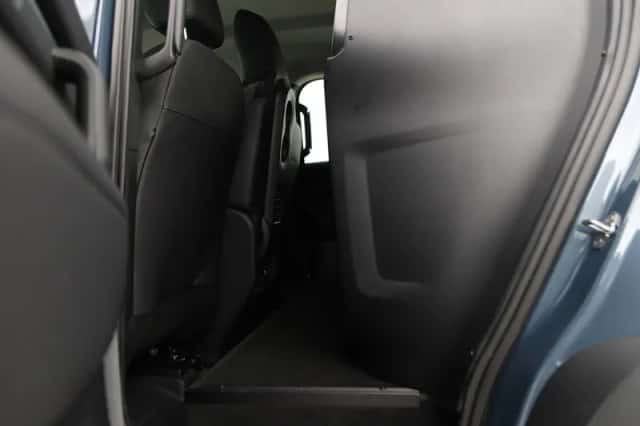 Land Rover Defender (2021) thumbnail 44
