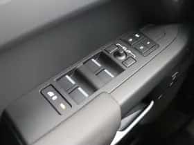 Land Rover Defender (2026) thumbnail 41