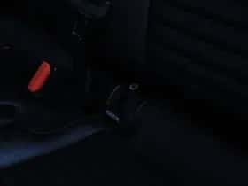 Land Rover Discovery Sport (2020) thumbnail 39